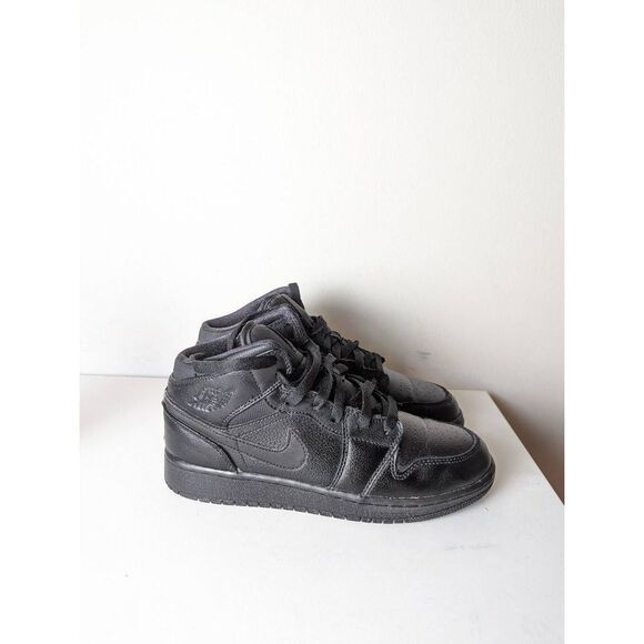 NIKE Air Jordan 1 Mid GS 'Triple Black' GS Size 5.5Y - Picture 3 of 10